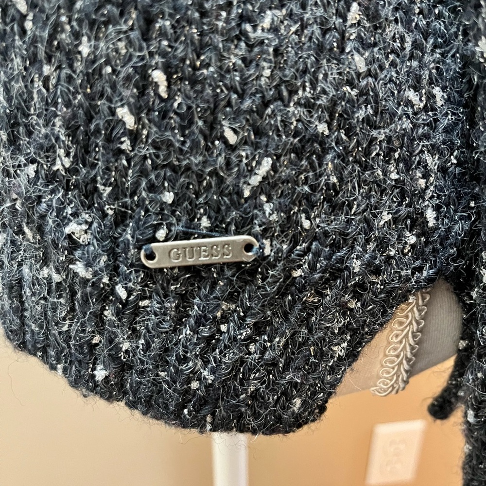 Guess Gray Shiny Knit Sweater Size Large - Picture 5 of 8